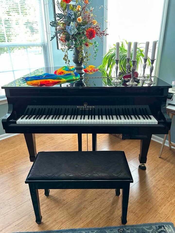 QRS Player Baby Grand