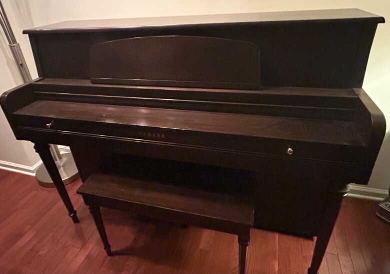 Move out Piano sale barely used last USA manufactured model 