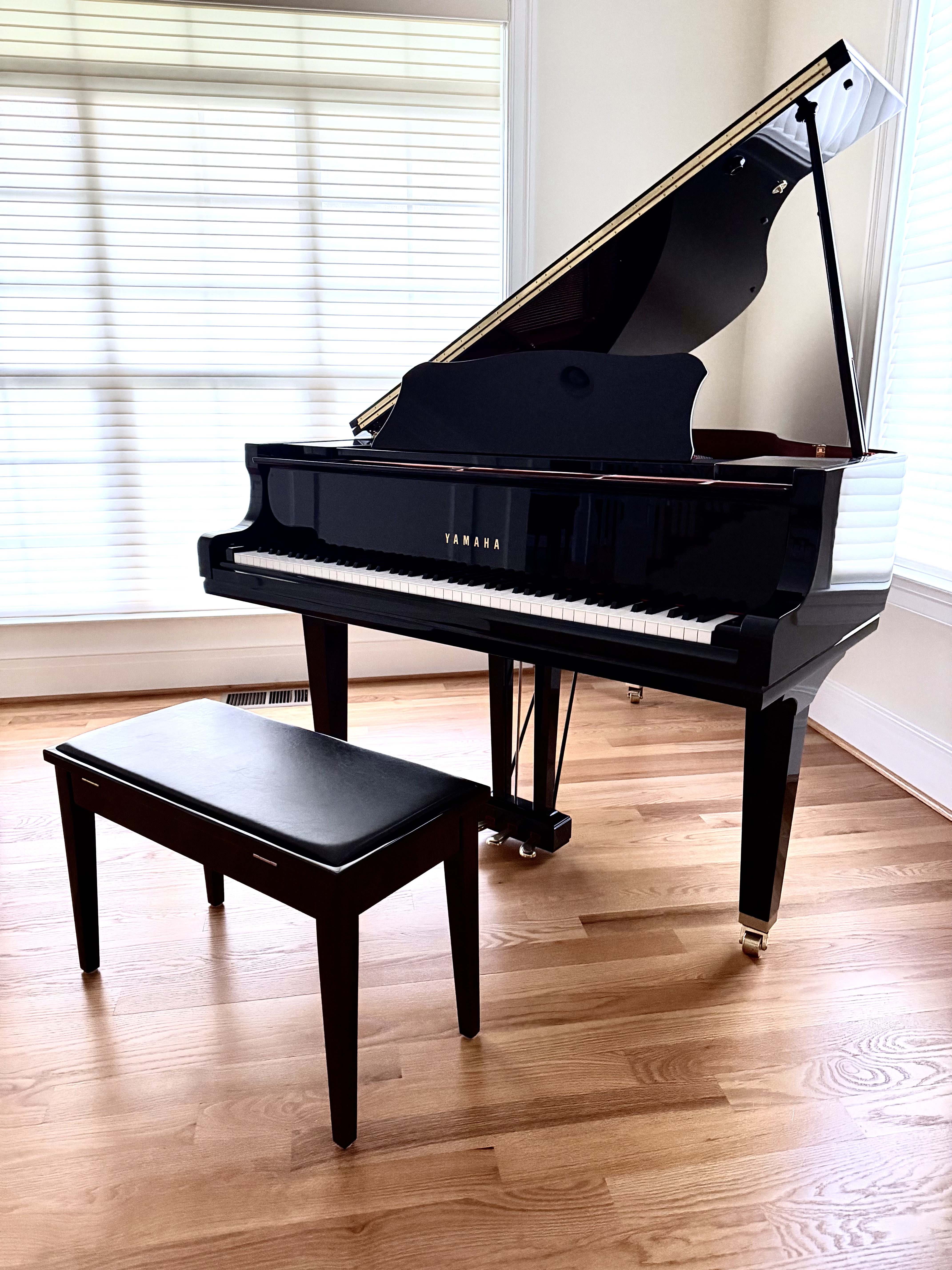 Yamaha GC2 5'8" Grand Piano – Polished Ebony