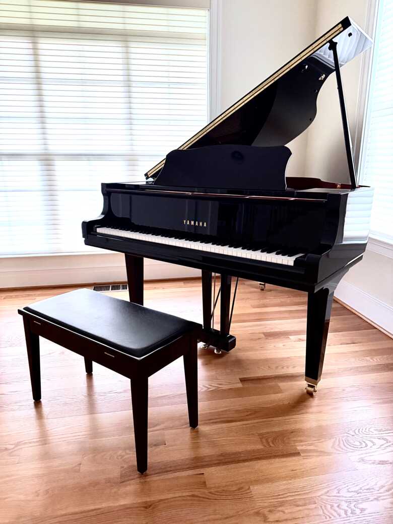 Yamaha GC2 5'8" Grand Piano – Polished Ebony