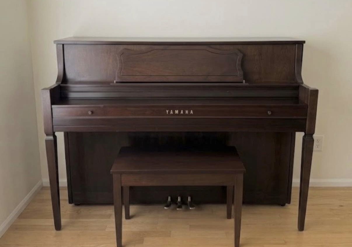 Brown Cherry Upright Yamaha Piano 