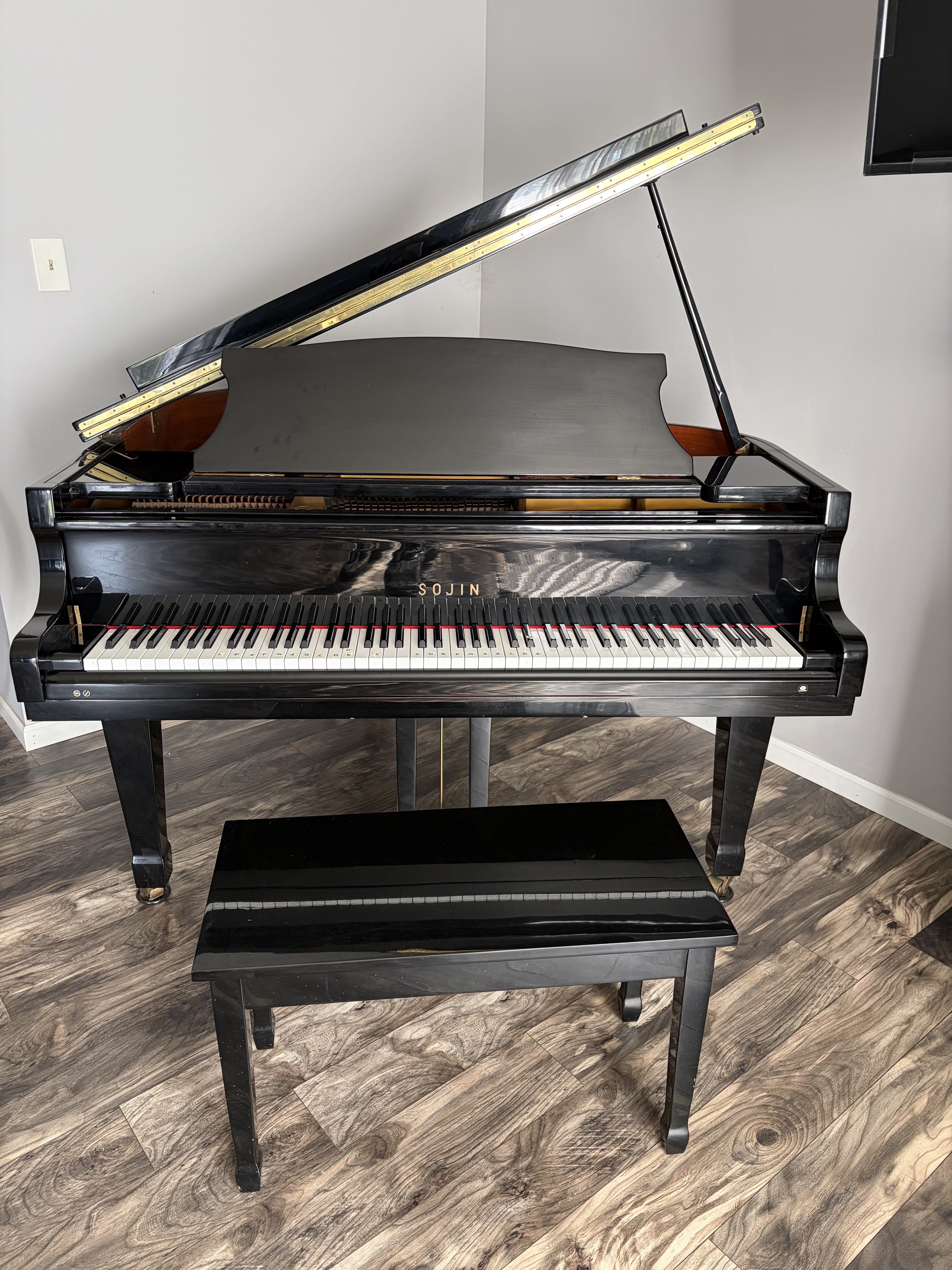 Rare Baby Grand in Good Condition Barely Used
