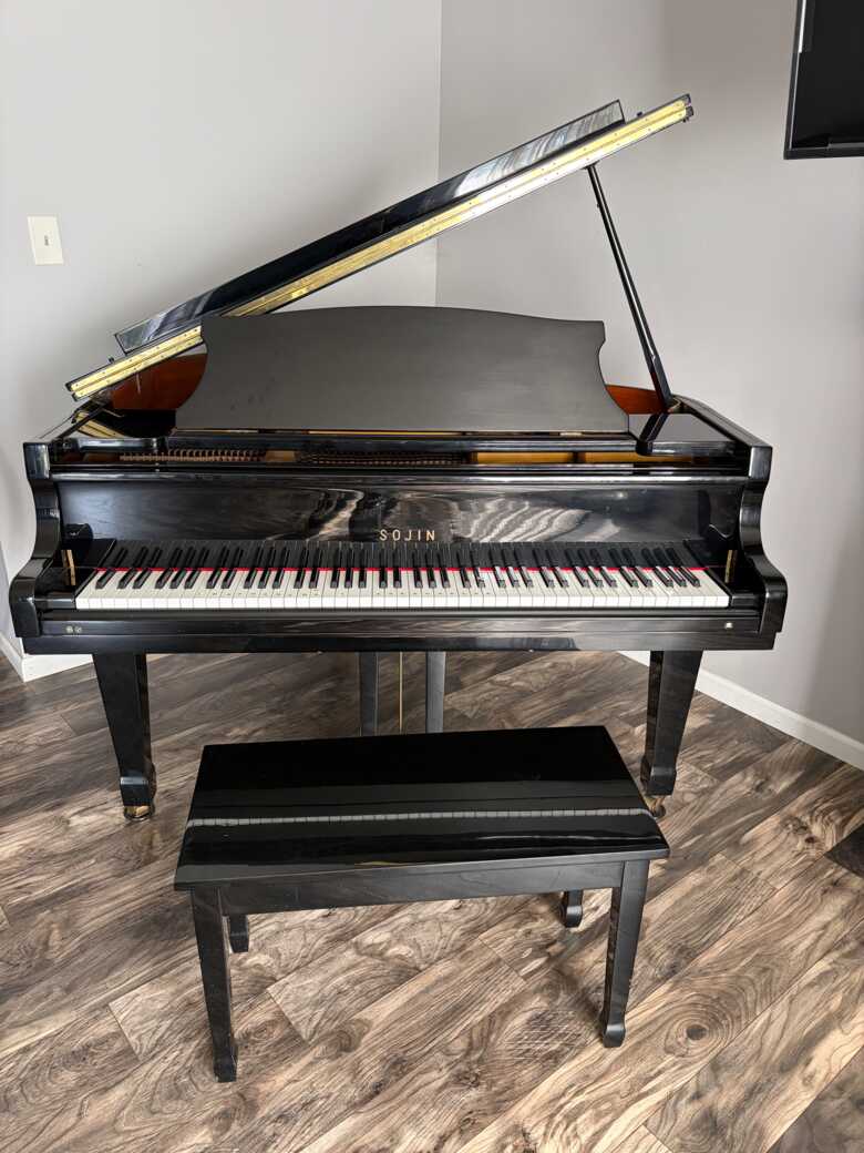 Rare Baby Grand in Good Condition Barely Used