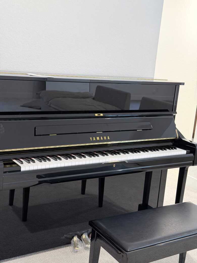  Like New Yamaha U1 Upright Piano - Mint Condition Yamaha U1
