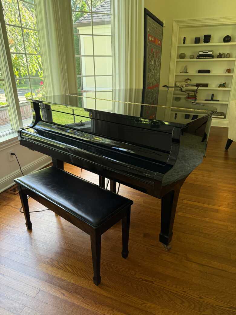 Yamaha Grand piano - brand new excellent condition for sale