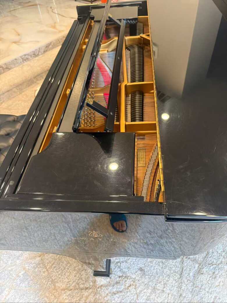 Steinway & Sons Model B Grand Piano — Like New, One Owner