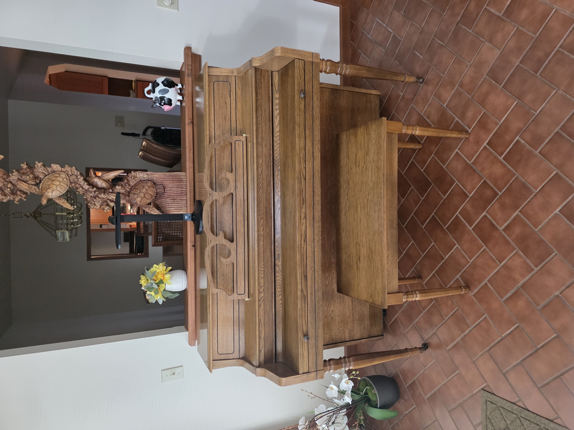 Kawai 502-M Console Upright Piano - Beautiful Pecan Finish