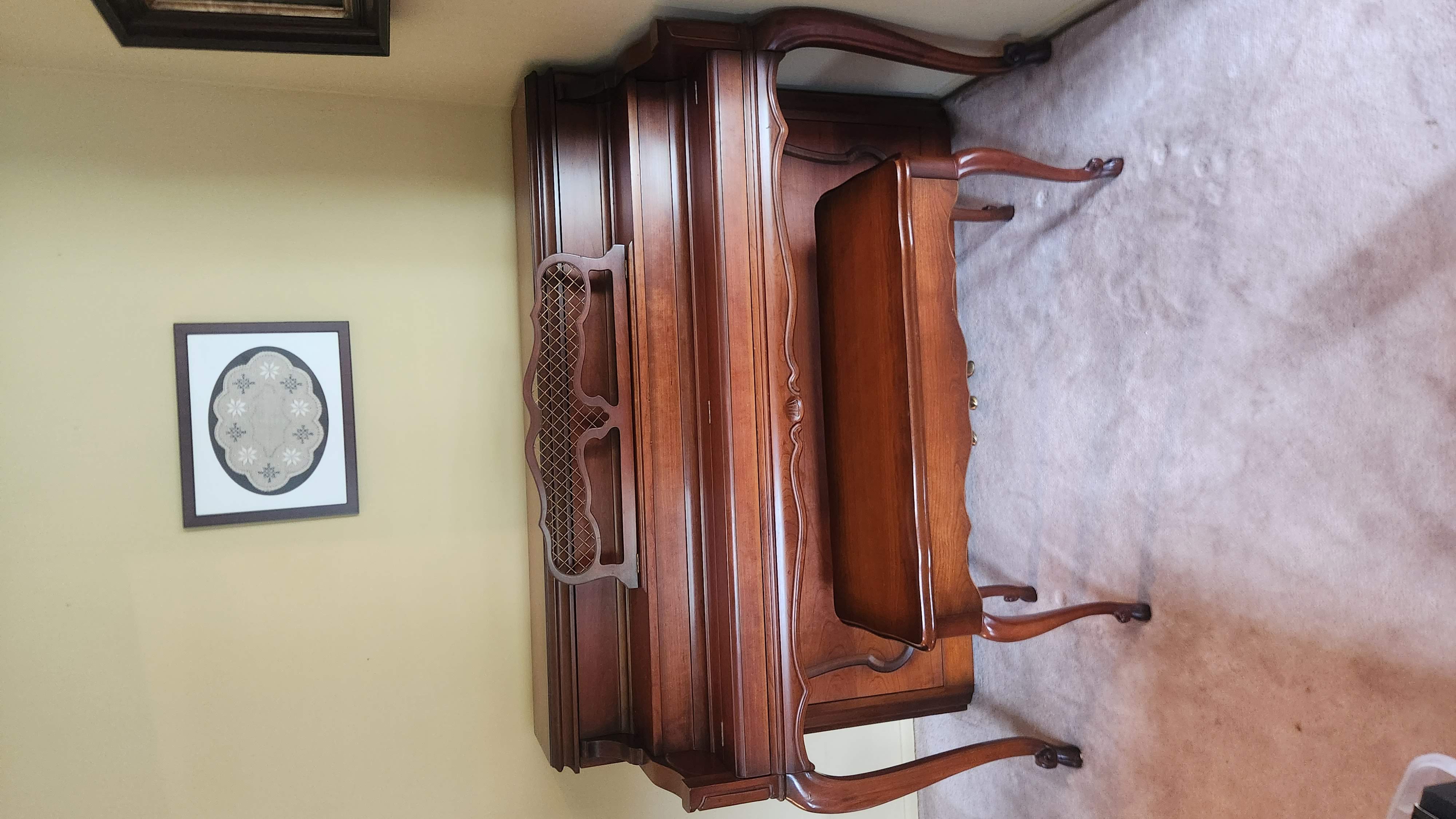 Beautiful Sohmer & Co. NY Upright Piano – Classic Elegance!