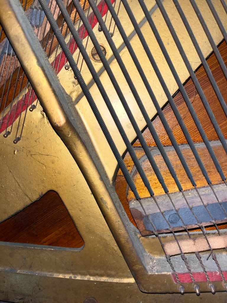 Grand piano Foster & Co.