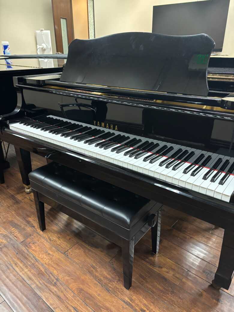 Classic 1974 Yamaha G3 Grand Piano (6'1") – Made in Japan, E