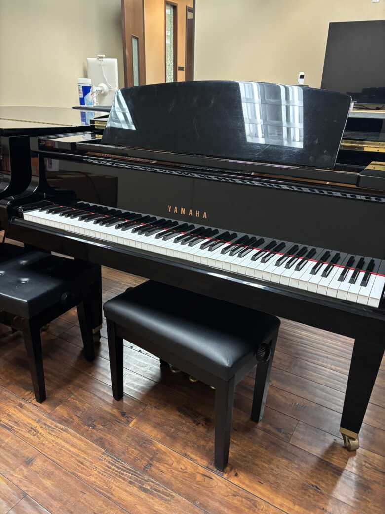 Beautiful 1995 Yamaha GH1B Baby Grand Piano (5'3") – Made in