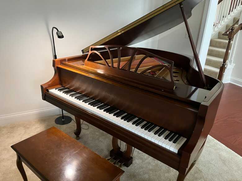 Baldwin Baby Grand in good condition 