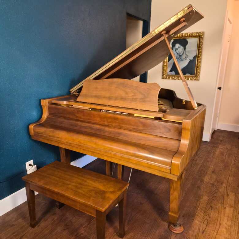 Young Chang G-175 Baby Grand Piano