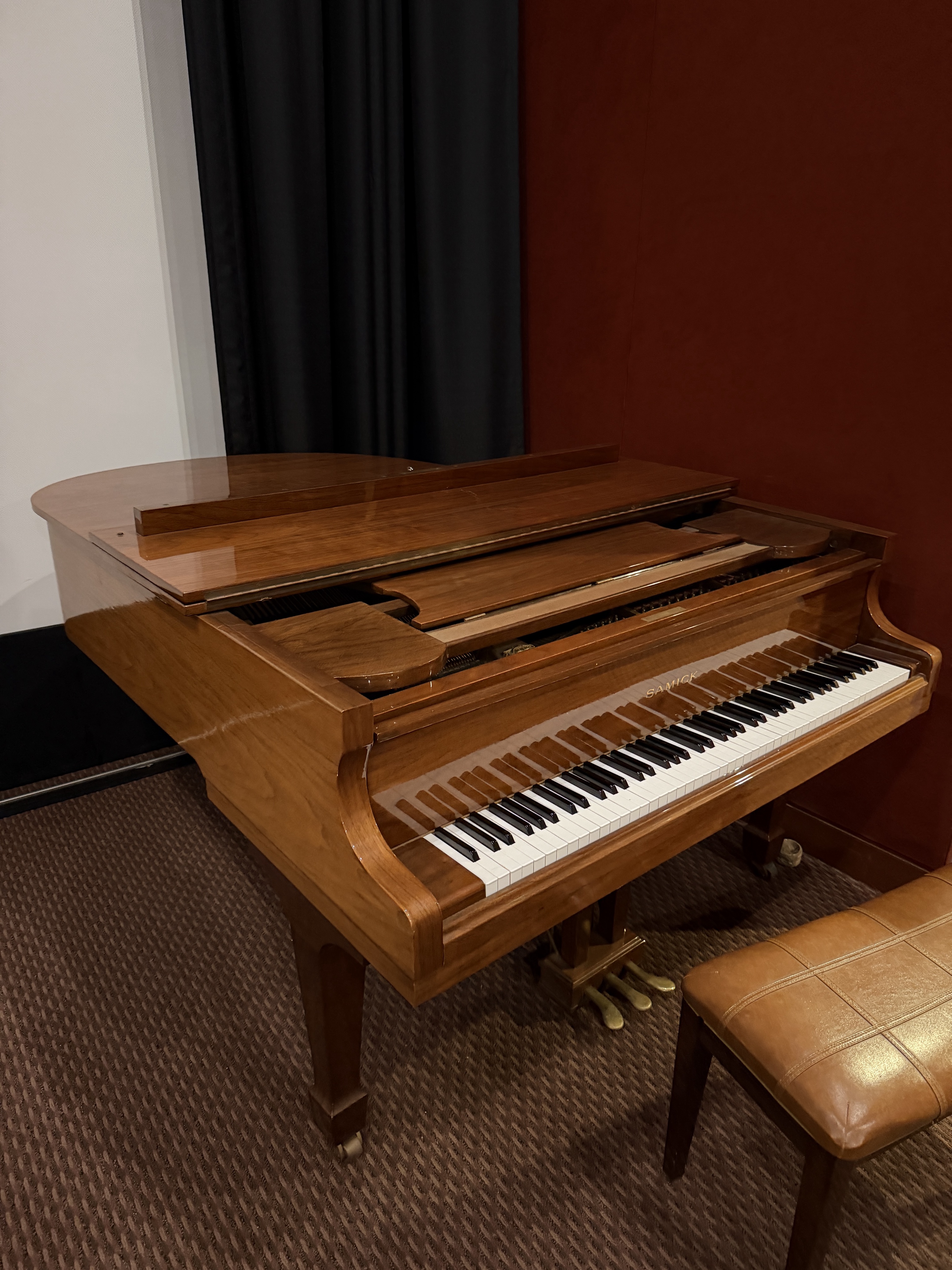 Baby Grand Samick G-3