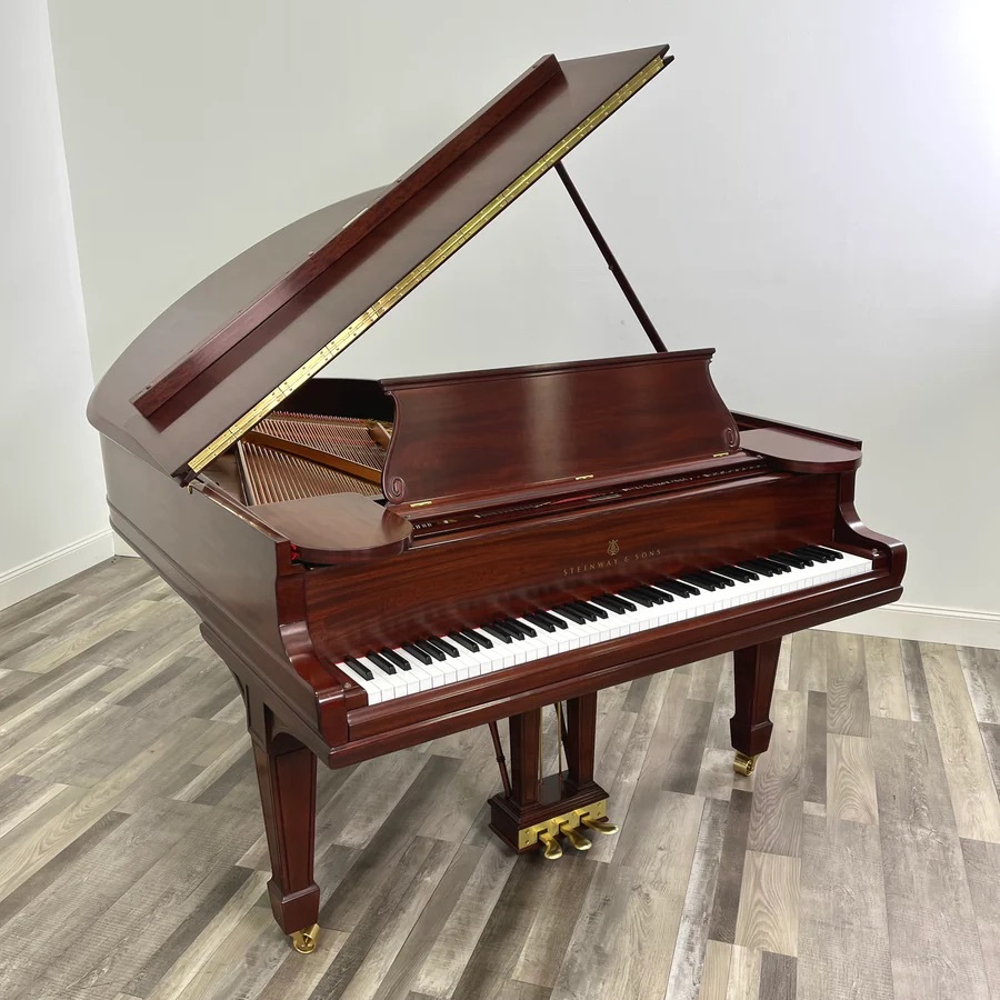 Steinway grand 5’10”