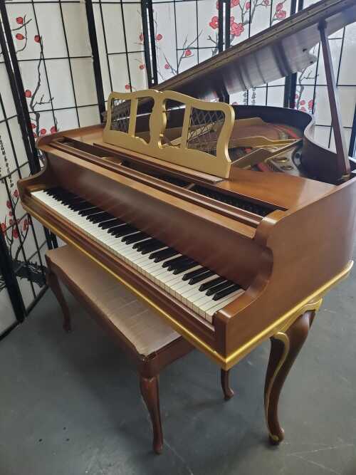 Art Case WebLe Petit Baby Grand Piano FOR SALE Queen Anne