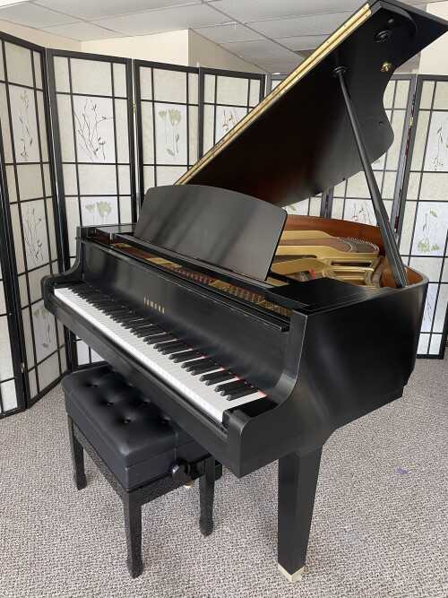 YAMAHA GH1 Baby Grand Piano (FOR SALE!) Hand Rubbed, Satin