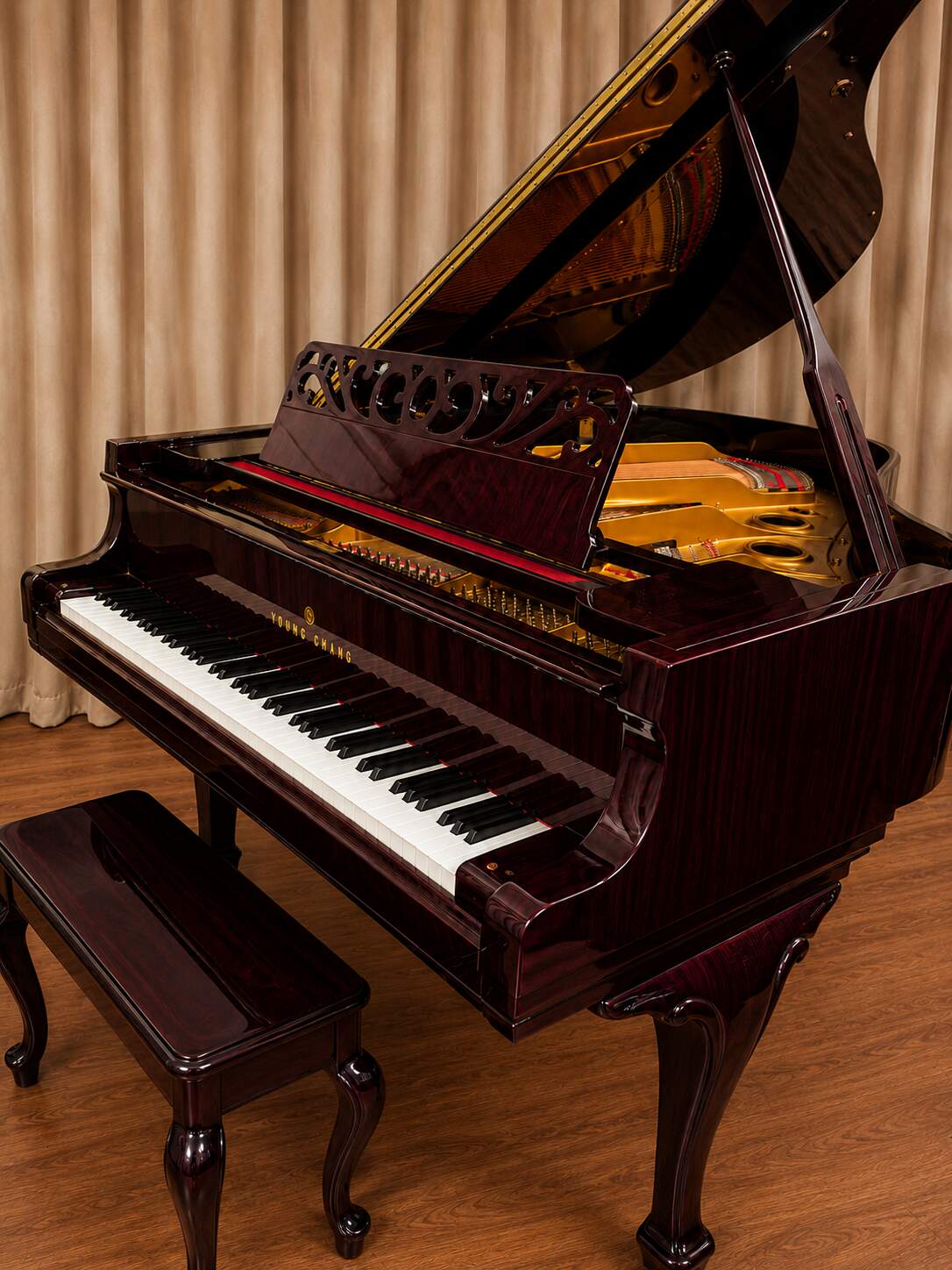 Young Chang Baby Grand 2001, Chippendale, 5'3" *Warranty*