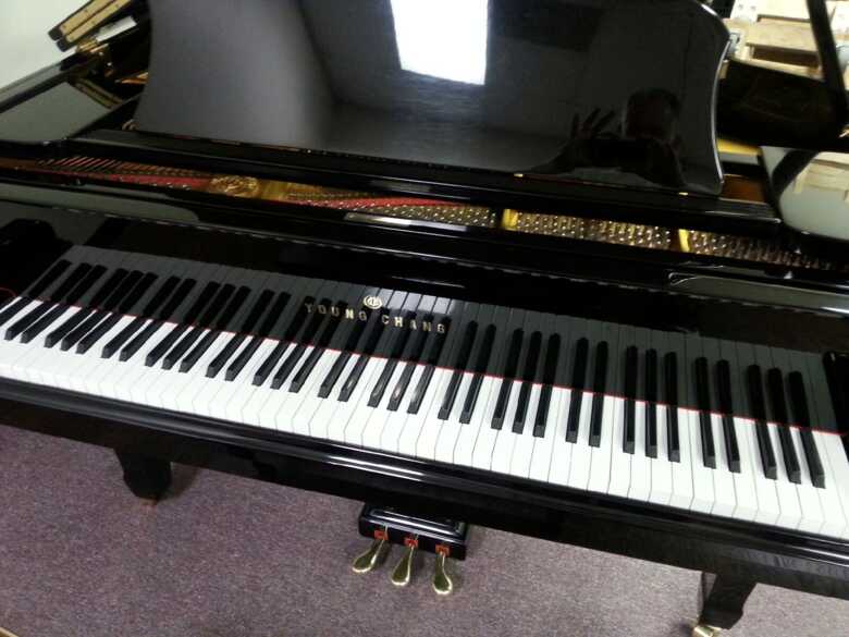 Young Chang Grand Piano - one owner - free delivery in SC