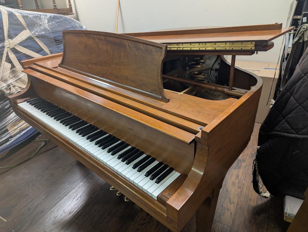 Steinway Grand Piano model L - one owner - outstanding 