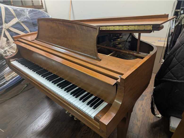 Steinway Grand Piano model L - one owner - outstanding 