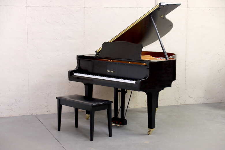 Satin Ebony baby grand, Made in Japan