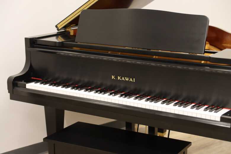 Barely played Kawai GM-10k baby grand
