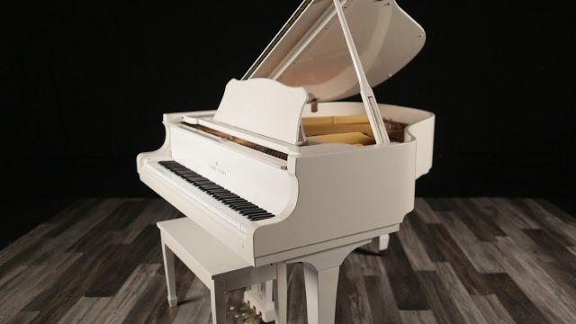 1986 Young Chang G-157 5'2" High Gloss White Grand