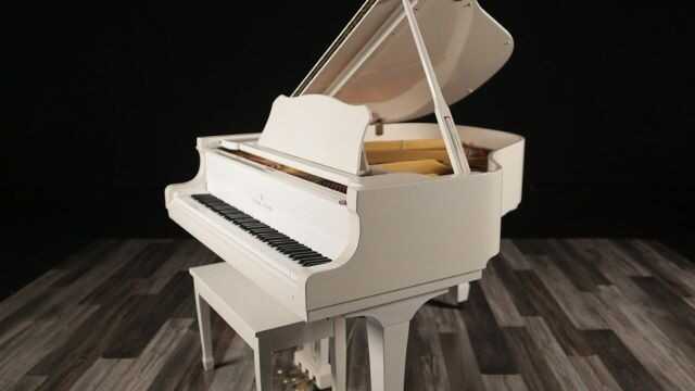 1986 Young Chang G-157 5'2" High Gloss White Grand