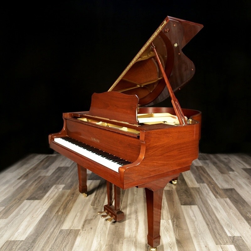 1992 Yamaha G1 5'3" Walnut Grand, Very Good Condition