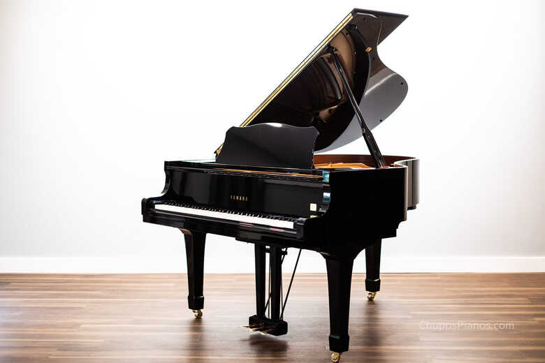 2000 Yamaha C2 Grand Piano | Satin Ebony - Excellent