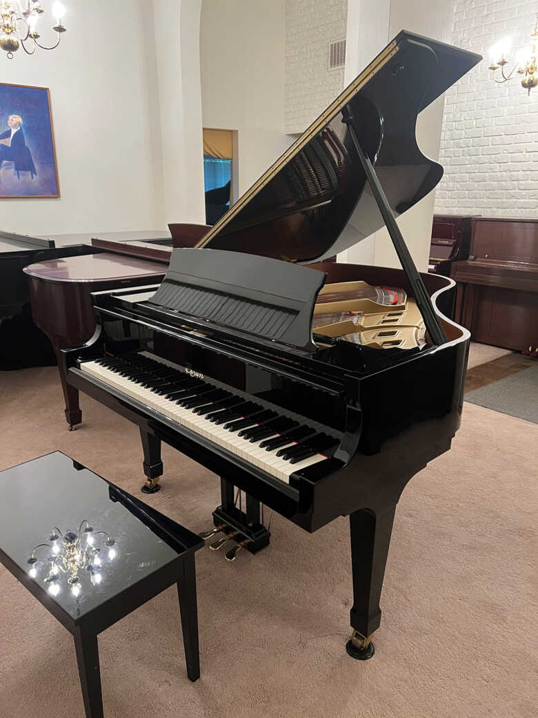 Lovely Boston (by Steinway) Model GP178 grand - like new 