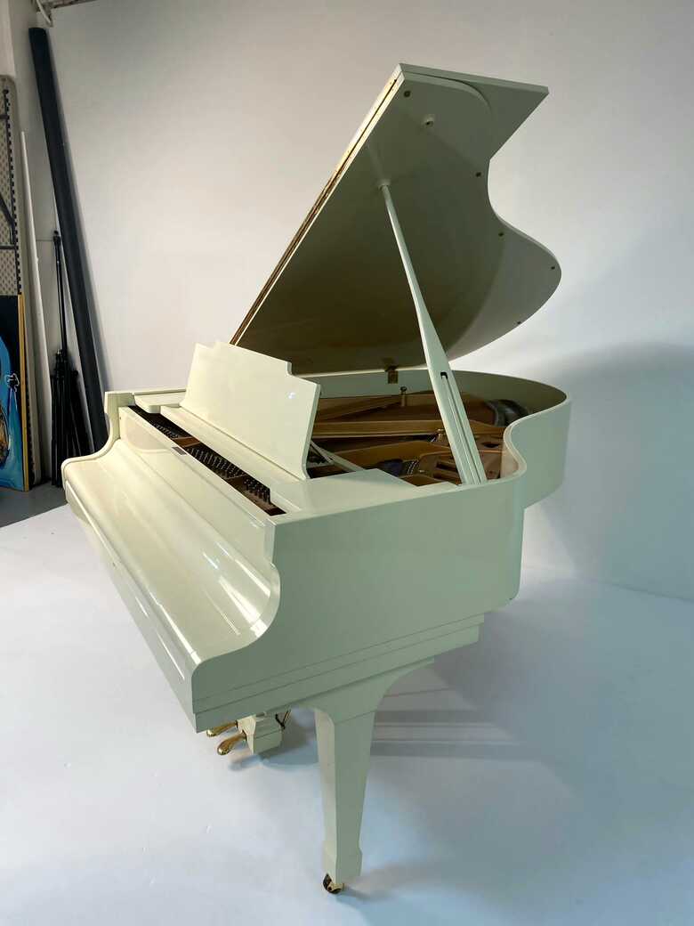 KAWAI KG-2C IVORY White BABY GRAND PIANO