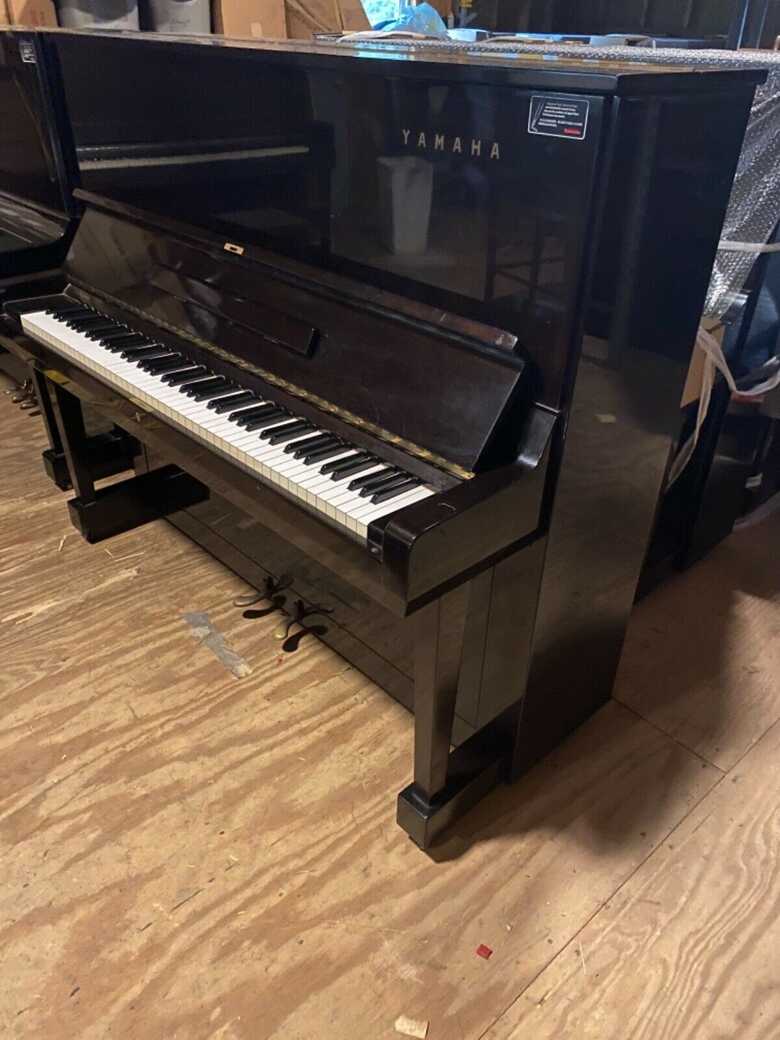 Yamaha U3 Upright piano (2 pedals model)