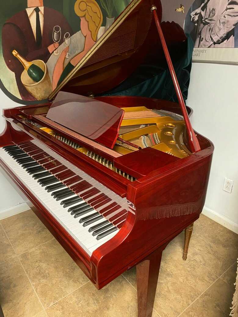 Mahogany petite 4'7 baby grand piano ( free Yamaha key felt 