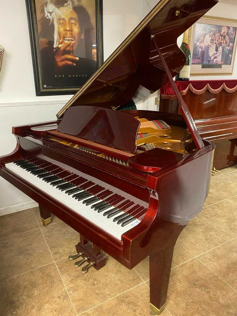 Mahogany Wurlitzer baby grand piano ( free Yamaha key felt c