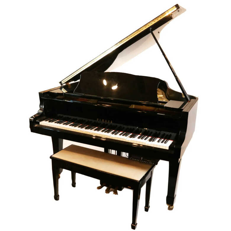 Yamaha grand piano with Self player by pianodisc