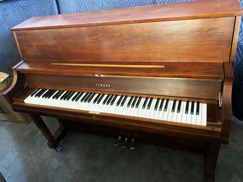 1990 Yamaha Upright piano P22