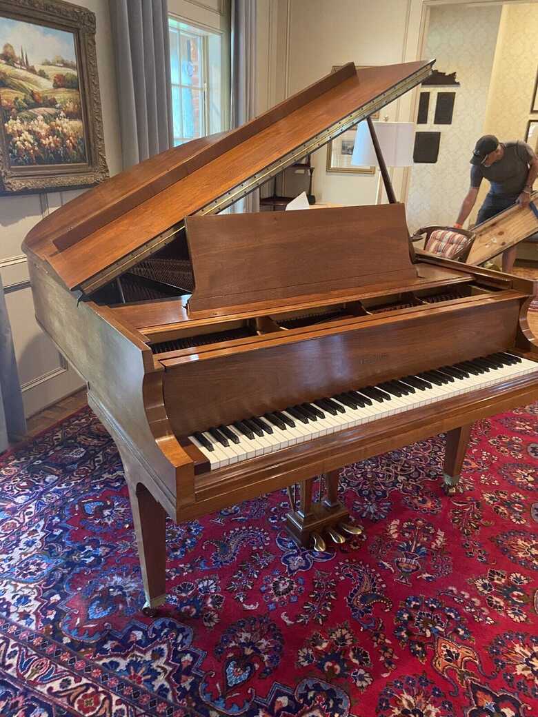 Baldwin 5' 8 Model R grand piano