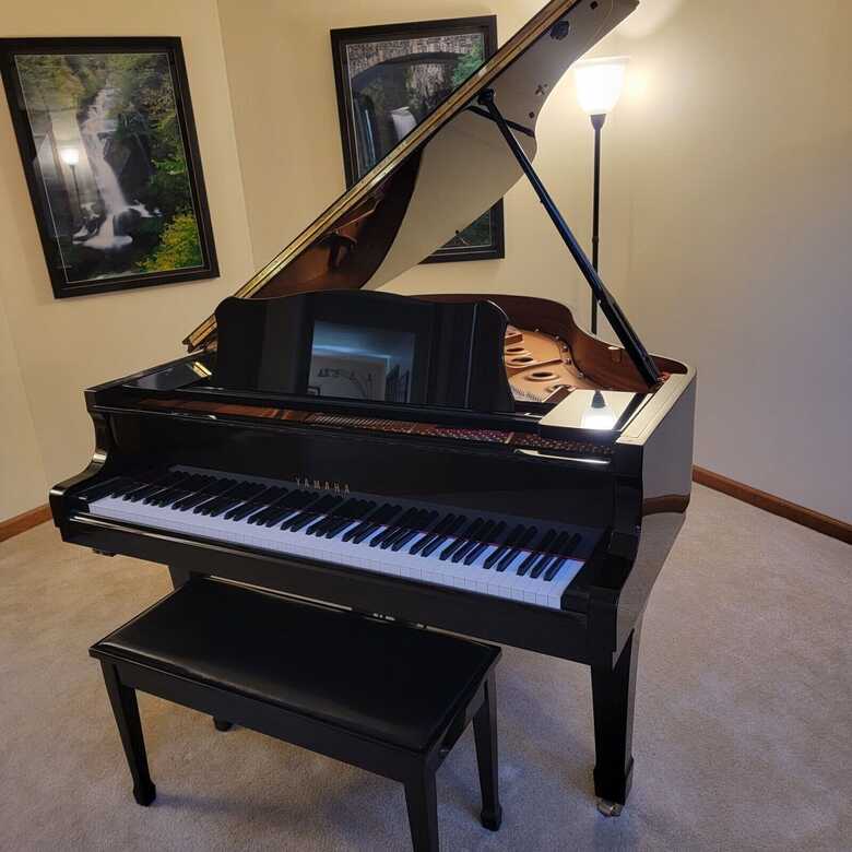 2003 immaculate Yamaha grand piano C2