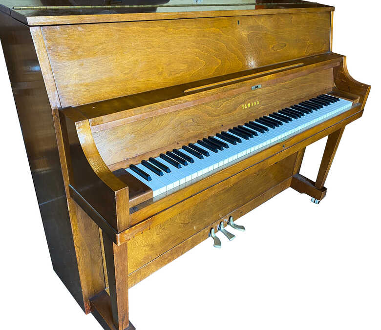 Great upright piano Yamaha 46''