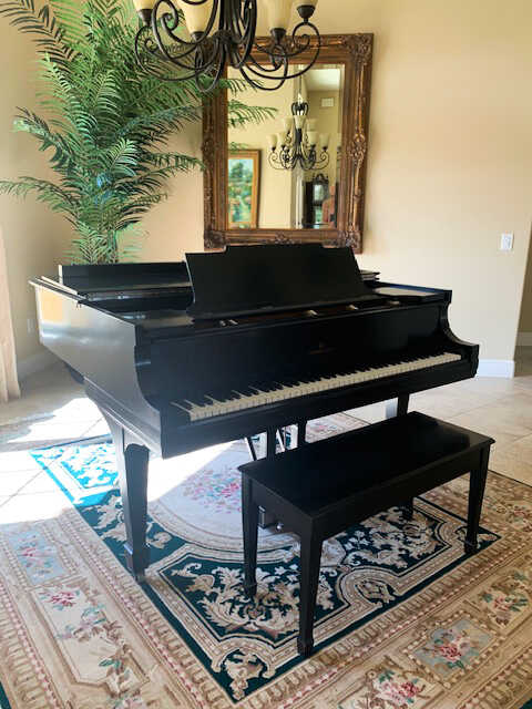 Grand piano STEINWAY & SONS 5'7 model M