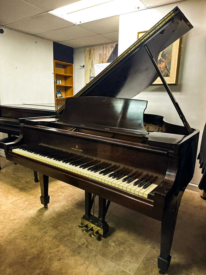 STEINWAY & SONS 5'7 model " M " mahogany grand piano