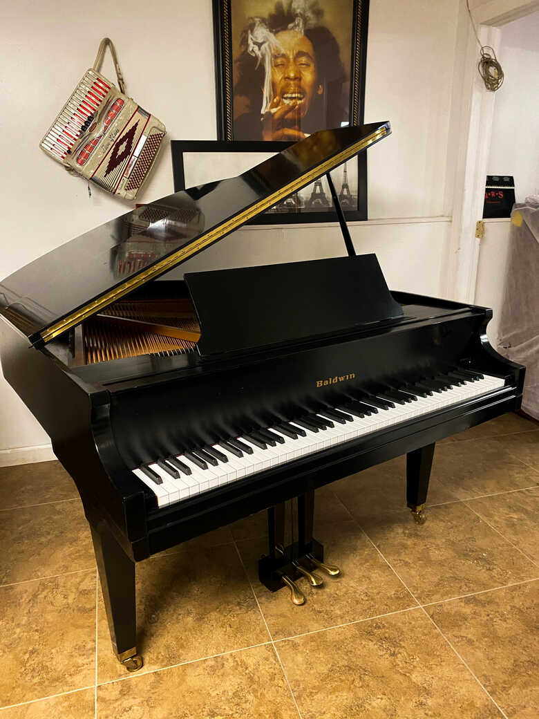 Baldwin grand piano 4'10'' model B1