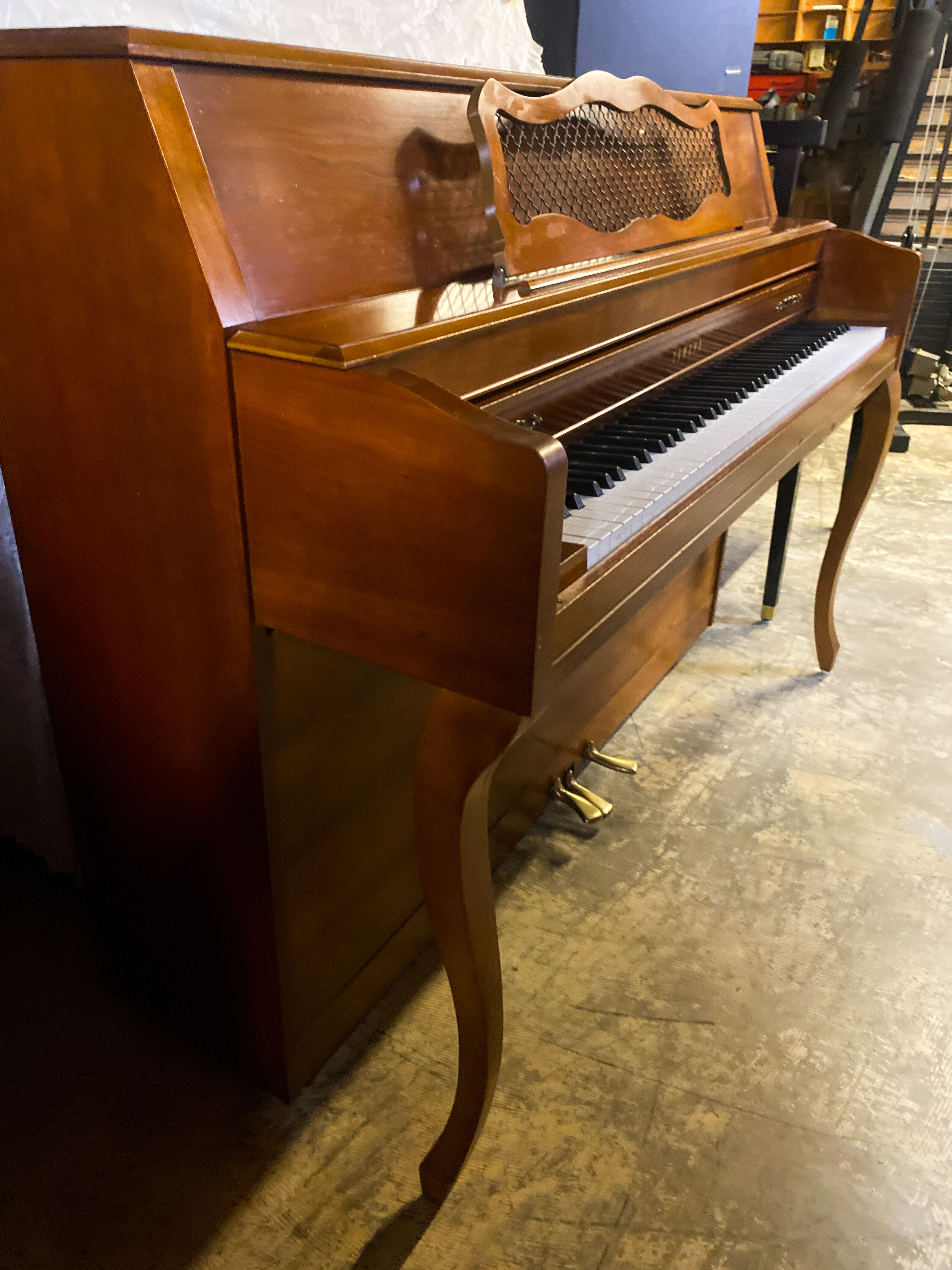 Beautiful Yamaha piano 44''