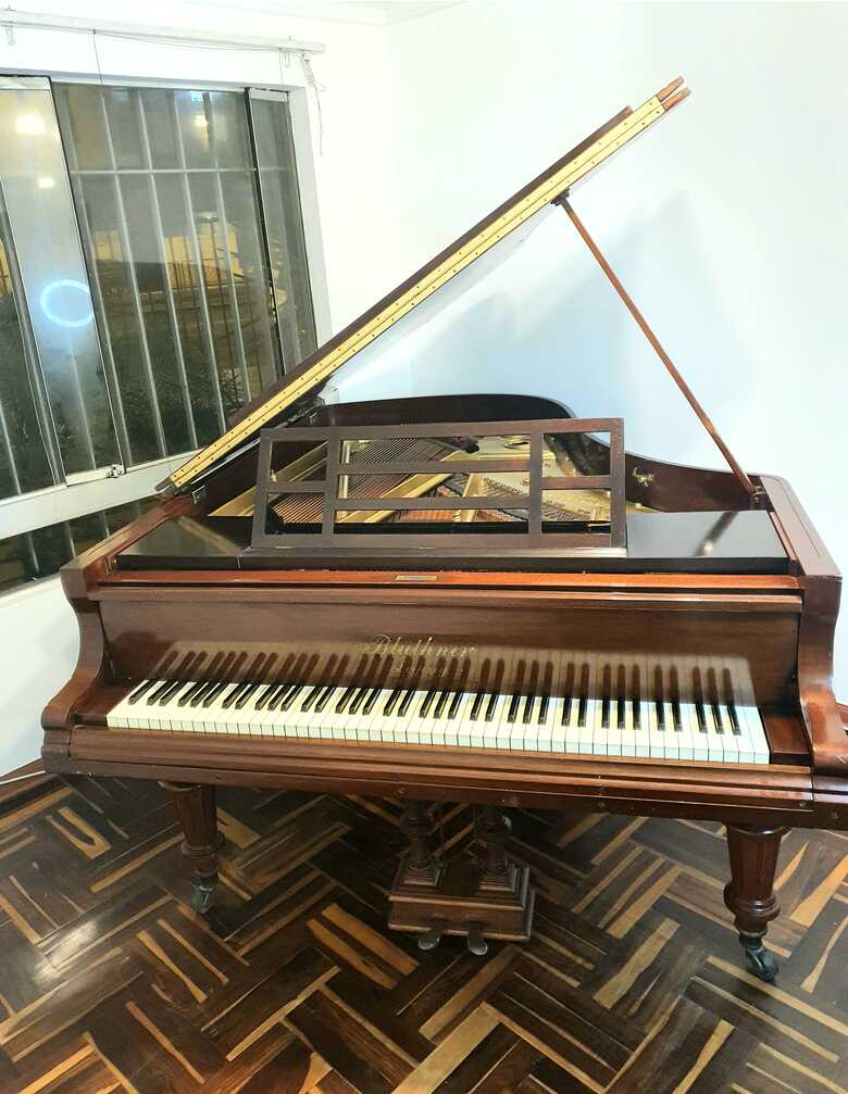 Extraordinary restored 1904 grand piano Blüthner model 8