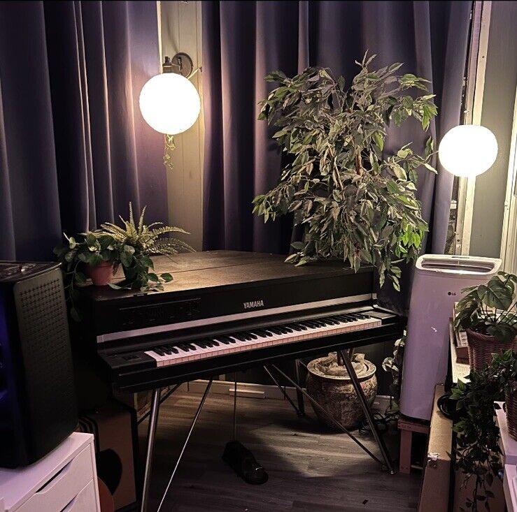 Vintage Yamaha CP70 M electric grand piano