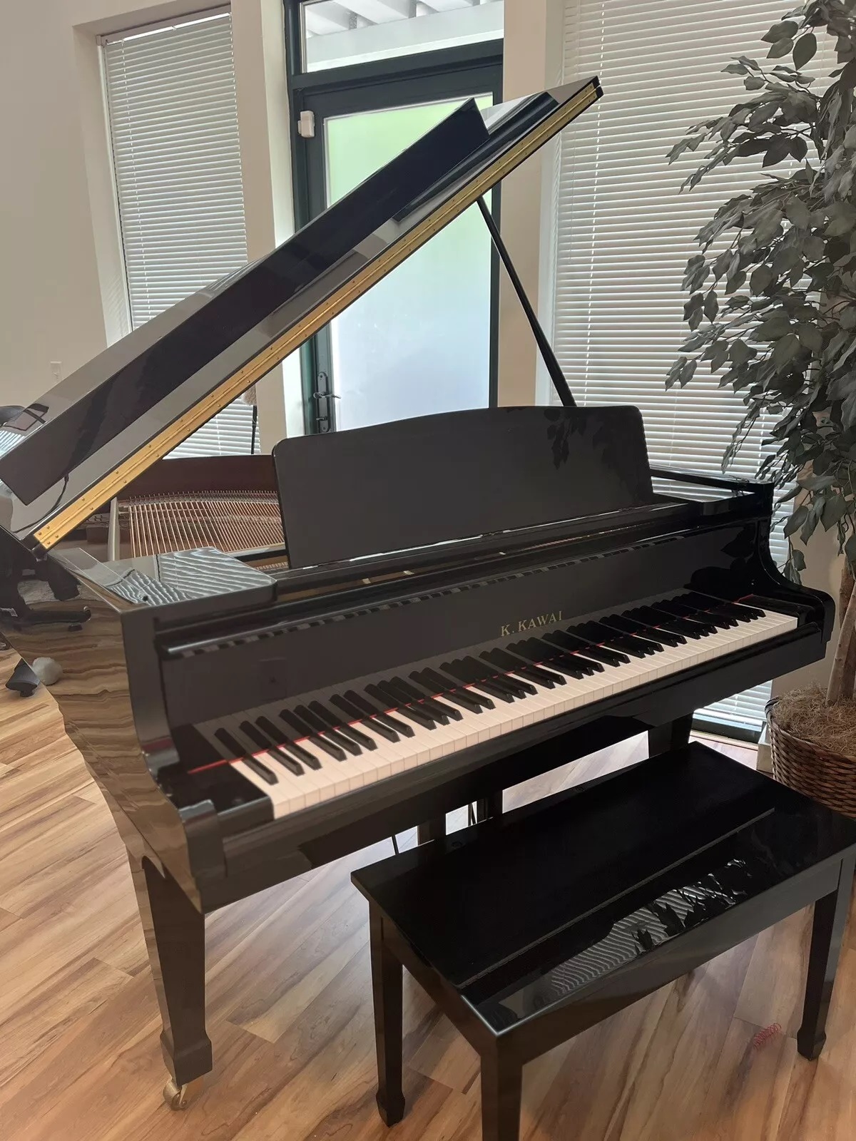 Kawai Baby Grand Piano 5' in Ebony Polish