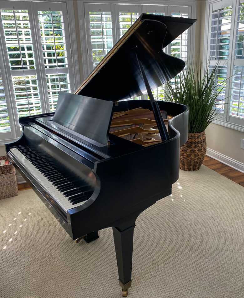 Stunning sounding BALDWIN R baby grand piano 5'8''