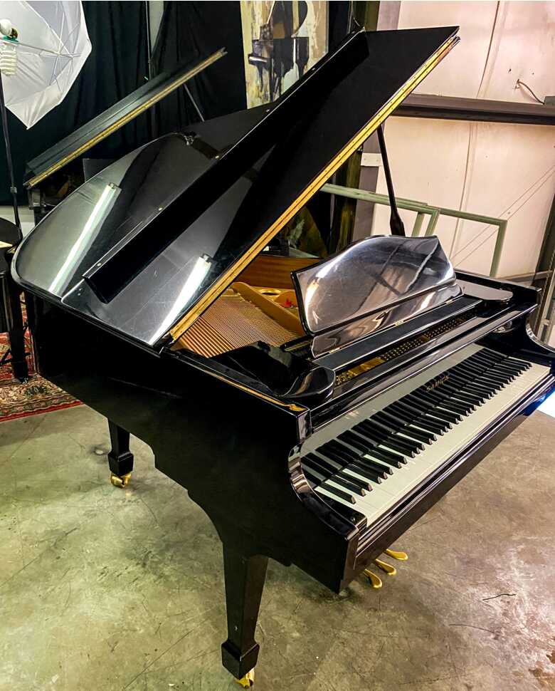 Samick SG -150C sweet 4'11'' baby grand piano